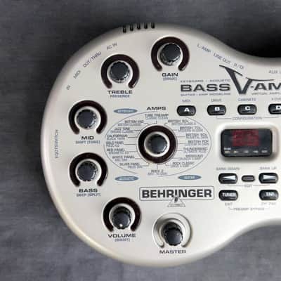 Behringer BASS V-AMP Multi-effects Pedal image 3