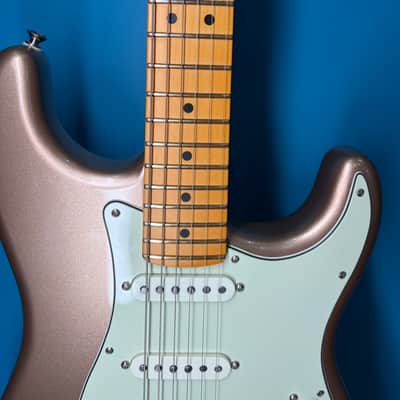 Fender American Professional Classic Stratocaster 2025 - Present - Faded Firemist Gold image 4
