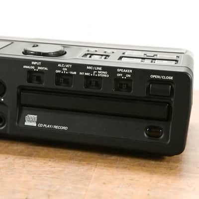 Superscope PSD330 Compact CD Player/Recorder with CA300 Carrying Case CG01XHJ image 9