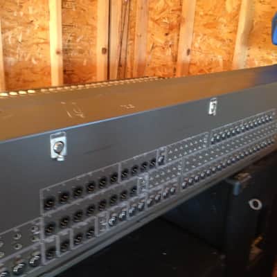 Yamaha Pm 1800 40 channel mixing console image 2