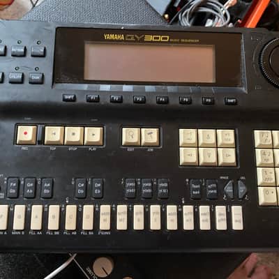 Yamaha QY300 MIDI Sequencer image 1
