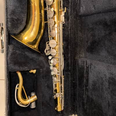 Buescher Aristocrat Tenor Saxophone - Lacquer image 16