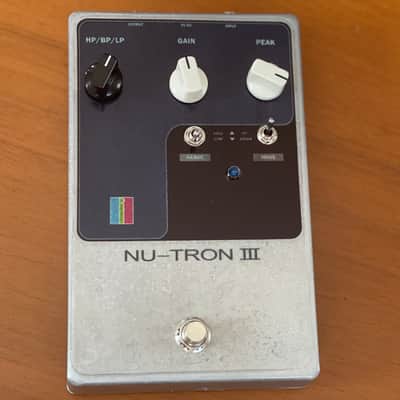Nutron III Envelope Filter (Mutron III Clone) 2024 - Silver, black, blue image 1