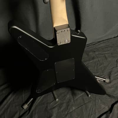 EVH Star Limited Edition Stealth Black with Black Hardware AND EVH Gigbag image 6