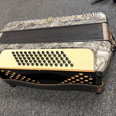Hohner Verdi 80 Bass Accordion image 4