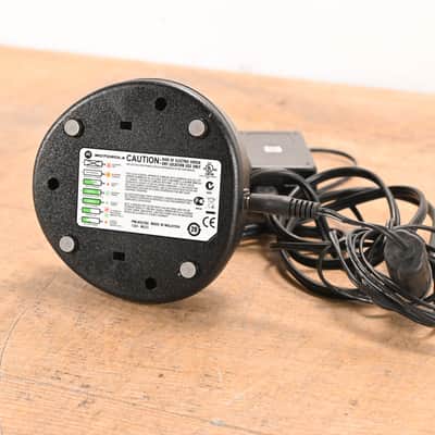 Motorola CP185 Portable Two-Way Radio with PMLN5228A Charger CG01WGC image 9
