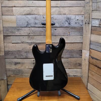Vintage MIJ Matsumoku Made Big Headstock Maple-Neck Strat Style Guitar w/ brass saddles image 6