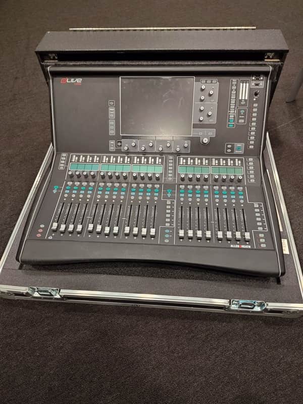 Immagine Complete Allen & Heath Dlive system. Includes C2500 console... - 1