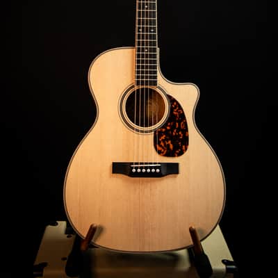 Larrivée OMV-40 with Mahogany, Sitka Spruce & L.R. Baggs Stagepro Element Pickup image 1