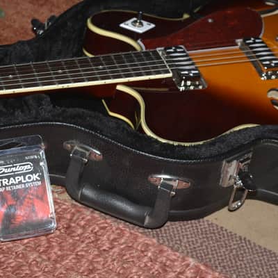 2017-18 Eastwood Airline H74 DXL Semi-Hollowbody in Honeyburst w/ a Bigsby, New Nickel Dunlop Straploks & a Mint Eastwood Hardshell Case ~ Mint ! image 19