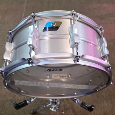 Ludwig Limited Edition Acrolite Snare Drum - 6.5x14 - Satin Chrome image 8