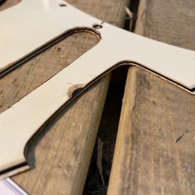 General Vintage Tone  Stratocaster 1962 pickguard 3 ply Aged guard vintage WH 1962 White image 4