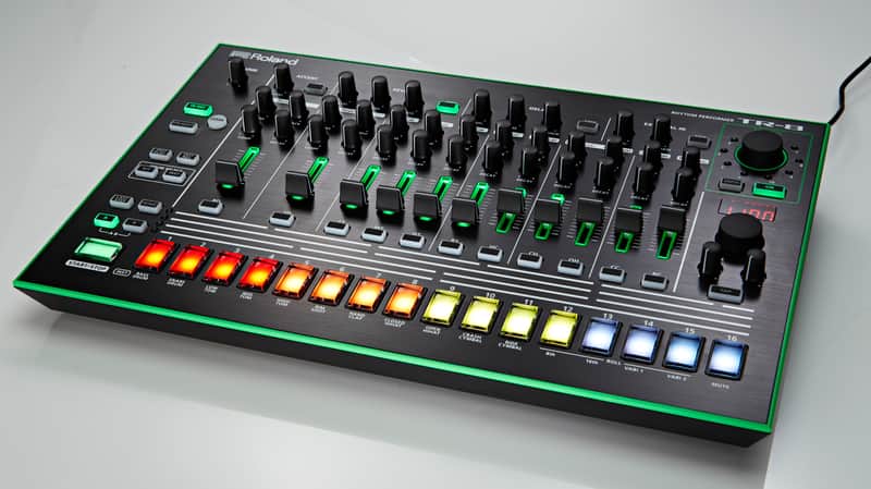 Roland　AIRA series TR-8S tr8s Roland Aira TR-8 Rhythm Performer - Pristine Digital Mixer & Drum