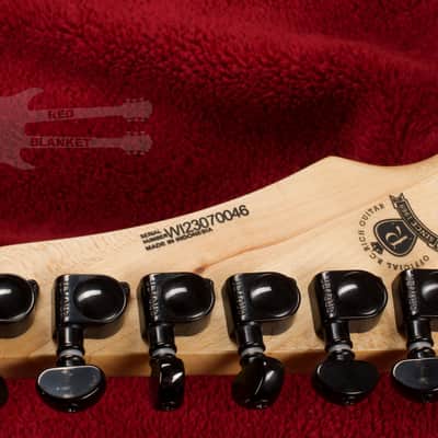 B.C. Rich Gunslinger Prophecy II with Floyd Rose Gloss White image 9
