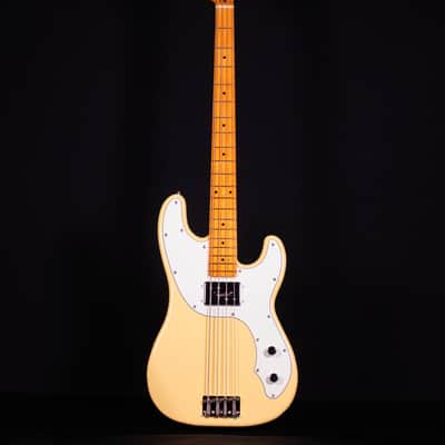Squier Classic Vibe Telecaster Bass, Maple FB, Vintage White image 5