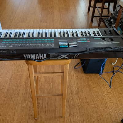 Yamaha DX7 Programmable Algorithm Synthesizer 1983 - 1987 - Black image 2