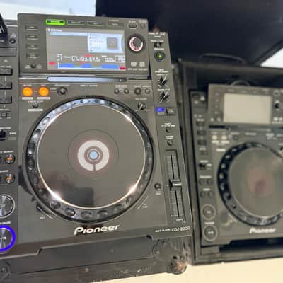 Pioneer CDJ-2000 2000s - Black image 1