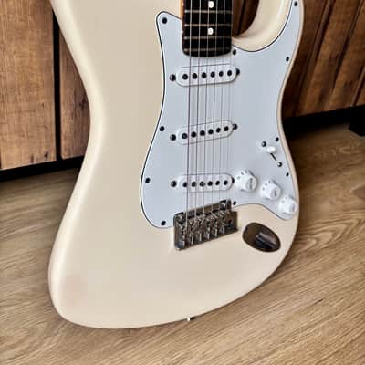 Fender American Standard Stratocaster with Rosewood Fretboard 2011 - Olympic White image 5