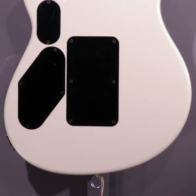 EVH Wolfgang Signature 2023 Ivory w/Hardshell Case image 3