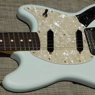 Fender American Performer Mustang Electric Guitar Satin Sonic Blue 2025 image 4