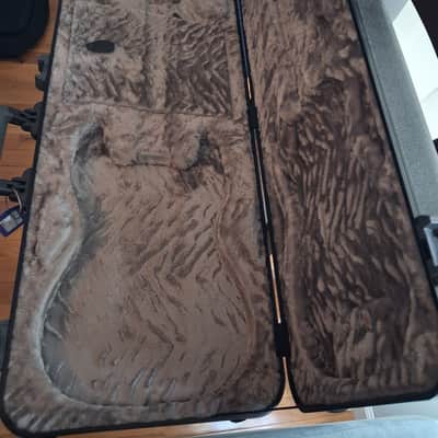 Fender Deluxe Molded ABS Strat/Tele Guitar Case Black 2010-2020 - Black ABS image 7