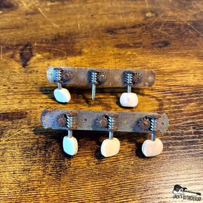 Vintage 3x3 Plate Tuners Vintage *Missing ONE Head* (1960s - Nickel) image 2