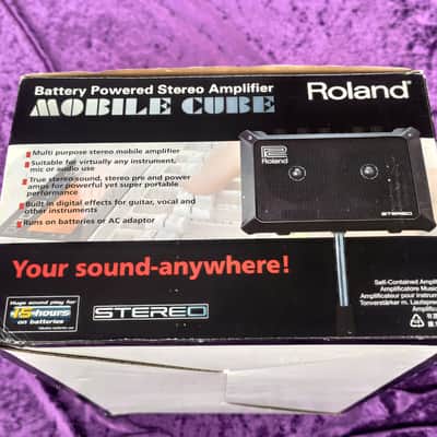 Roland mobile cube * Battery powered mobile amp * up to 15 hours running time * weighs only 2,5 kg * inputs for guitar, microphone, keyboards image 12