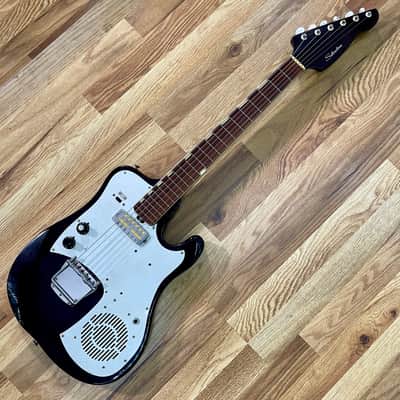 STEAL - John Hiatt's Silvertone 1487 image 1
