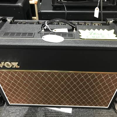 Vox AC15C2 Custom 2-Channel 15-Watt All Tube 2x12" British Guitar Combo image 2