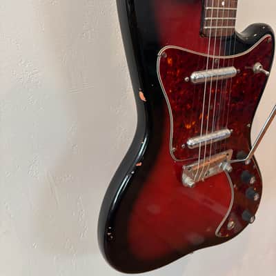 Silvertone Hornet 1960s - Sunburst image 4