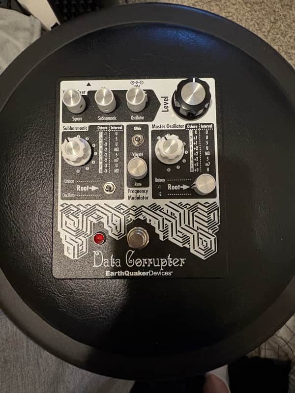 EarthQuaker Devices Data Corrupter Modulated Monophonic Harmonizing PPL