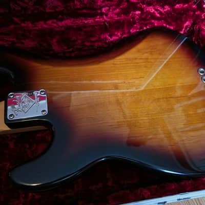 Fender 60th Anniversary American Precision Bass 2006 - 3-Color Sunburst image 4