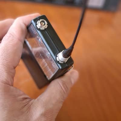 Sennheiser Sennheiser EM1031-U True Diversity Receiver + SK3063-U Hiden Plus Transmitter image 5