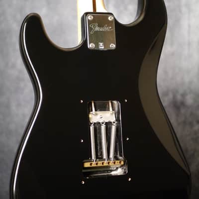 Fender Lite Ash Stratocaster – Black · 2008 · EMG DG20 David Gilmour image 8