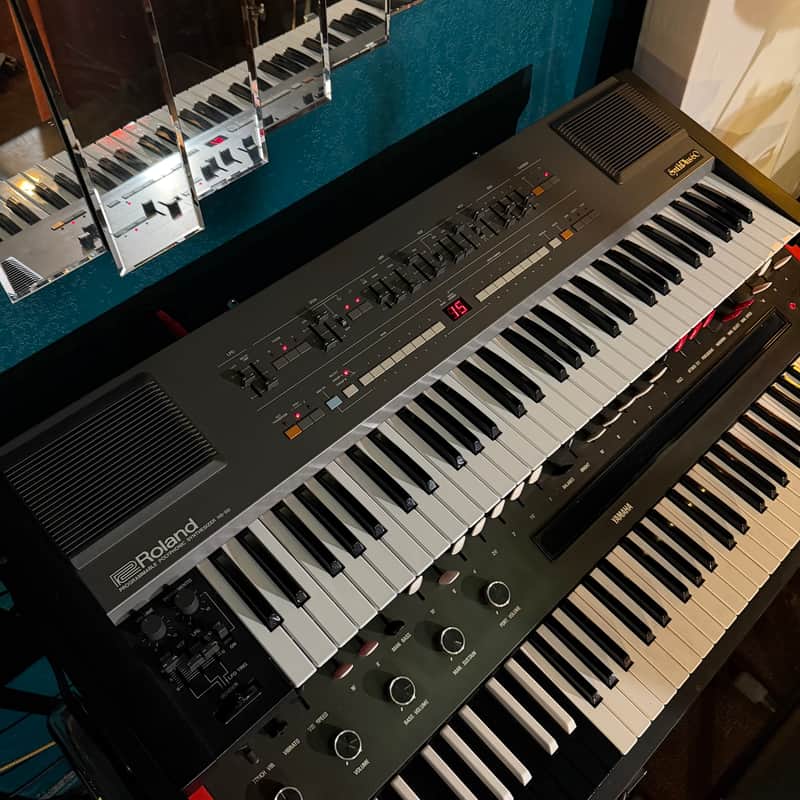Roland HS-60 61-Key Programmable Polyphonic Synthesizer