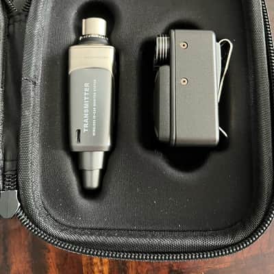 Xvive U4 Wireless In-Ear Monitor System.Unused image 3