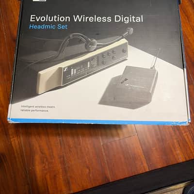 Sennheiser EW 100 G4-ME3 Wireless Cardioid Headset Microphone System (A-Band: 516-558 MHz) 2010s - Black image 1