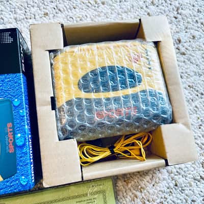 [Rare Full Set] Sony WM-SXF10 Walkman Cassette Player, Mint Yellow, Working ! image 3