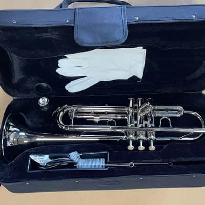Bb Trumpet – Student / Intermediate Silver Nickel-Plated Concert Trumpet Case & Accessories Kit image 1