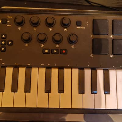 M-Audio - Axiom AIR Mini - 32-Key USB MIDI Keyboard & Drum Pad Controller image 2