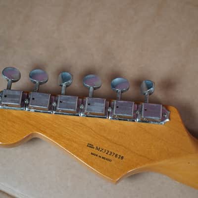 Fender Classic Series 50s Stratocaster (2004) + Fender Deluxe Gig Bag image 3