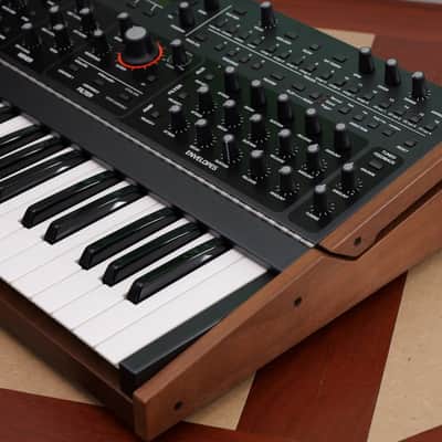 Sequential Pro 3 SE 37-Key 3-Voice Monophonic / Paraphonic Synthesizer in Mint Condition! image 9