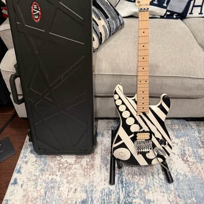 EVH Striped Series "Circles/See Ya" 2024 - Present - Satin Black/White image 1