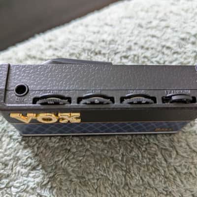 Vox amPlug 3 Bass Battery-Powered Bass Guitar Headphone Amp image 3