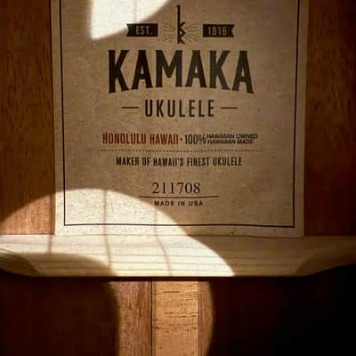 Kamaka HF3-DC 2022 Cedar/Koa Tenor Deluxe image 3
