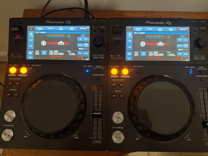 (2) Pioneer XDJ-700 rekordbox DJ Digital Decks 2010s - Black image 1