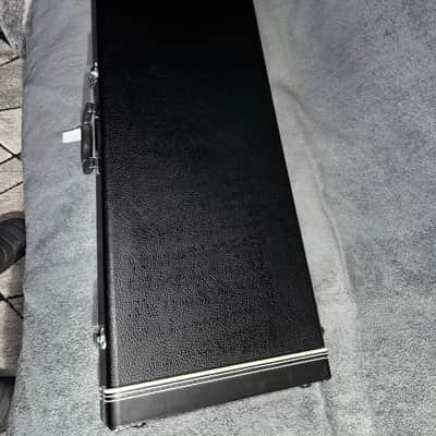 Fender Classic Series Wood stratocaster Guitar Case 2010s - Black image 3