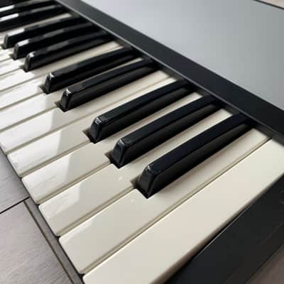 Novation ReMOTE 61 SL MIDI Controller 2006 Keyboard image 7