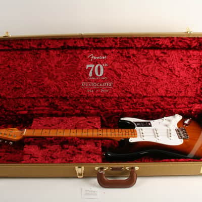 Fender 70th Anniversary American Vintage II 1954 Stratocaster Maple Fingerboard 2-Color Sunburst V702342 image 12