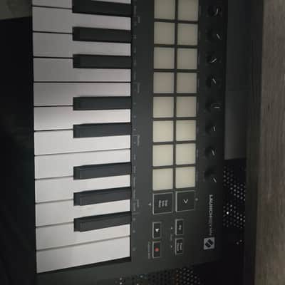 Novation Launchkey Mini MKIII MIDI Keyboard Controller 2019 - Present - Black